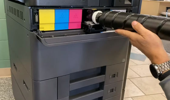 Wymiana tonera kolorów Kyocera TK8555 na Kyocera TASKalfa serii 5054ci, 6054ci, 7054ci